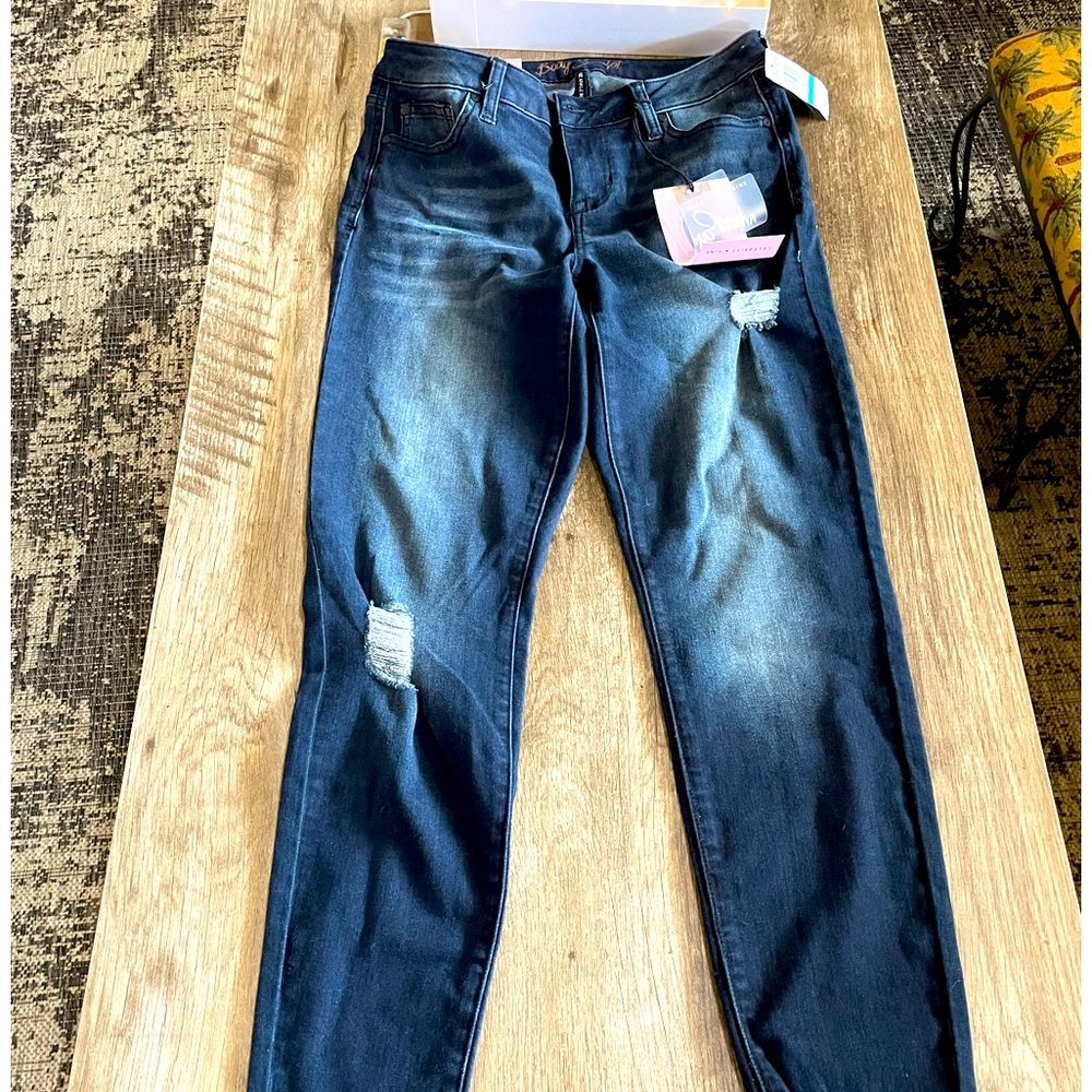 BODY SCULPT SIZE 9. Mid rise ankle skinny. NWT